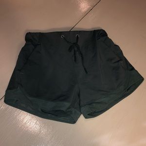 Lululemon Sunsetting Short 3”